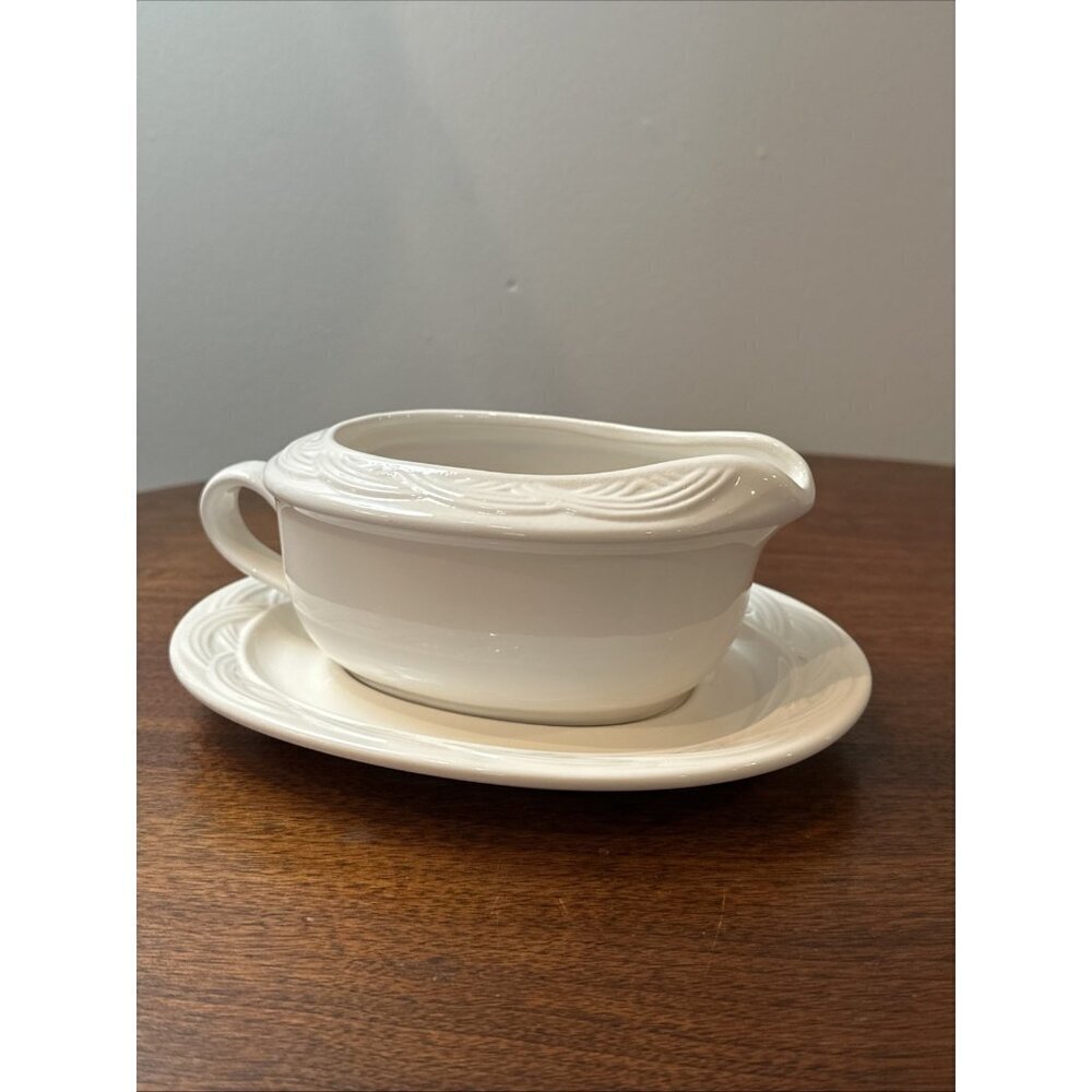Retired Pfaltzgraff Acadia White Gravy Boat and Underplate Set